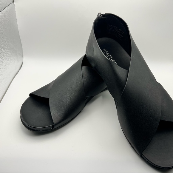 Kenneth Cole Reaction Selena Woman’s Black Sandals - Picture 1 of 6